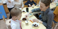 В Заинске дошколята вместе с мамами научились готовить вкусные десерты - Новости Заинска