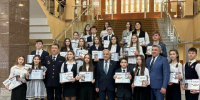 Фарид Мухаметшин вручил паспорта 22 молодым татарстанцам в День Конституции РФ - Новости Заинска