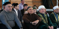 Рустам Минниханов совершил праздничный намаз в возрожденной мечети села Айбаш - Новости Заинска